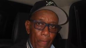 Un vehículo tipo pickup de color negro, sin placa visible y que estaría vinculado al diputado del circuito de Darién, Isaac Mosquera, fue retenido por aproximadamente dos horas tras evadir un punto de control policial en el corregimiento de Las Garzas de Pacora, informó la Policía Nacional mediante un comunicado oficial.