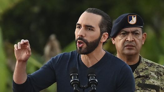 Nayib Bukele promete arrasar con pandillas tras asesinato de un policía salvadoreño