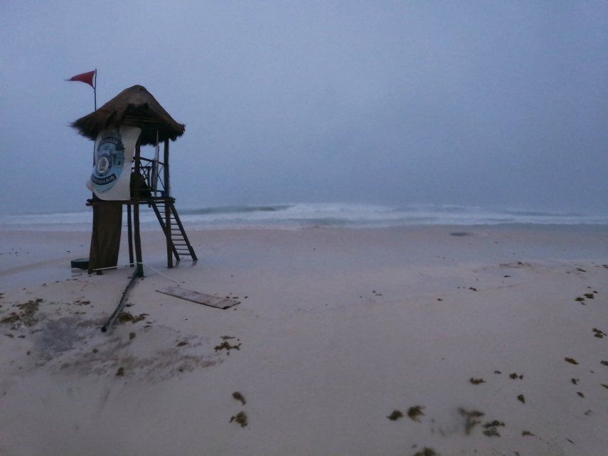 La tormenta tropical Grace se intensifica este jueves en aguas del Golfo de México tras cruzar la península de Yucatán.