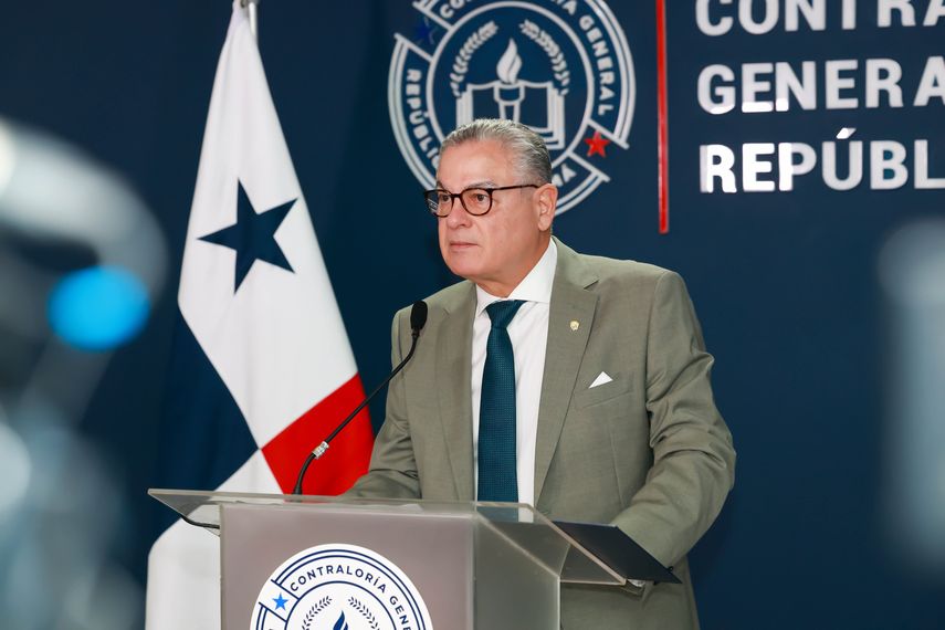 "En contra de mi voluntad": Contralor aprueba aumento de sueldo para magistrados "En contra de mi voluntad": Contralor aprueba aumento de sueldo para magistrados