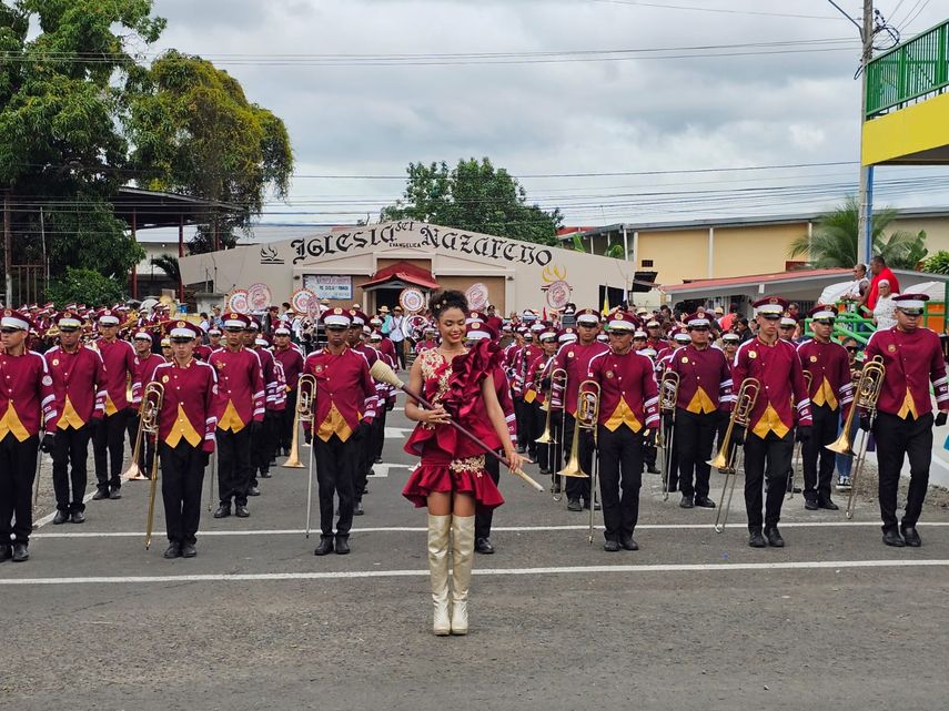 Banda de Música Víctor Raúl González del Colegio Moisés Castillo Ocaña (MCO) de La Chorrera. Banda de Música Víctor Raúl González del Colegio Moisés Castillo Ocaña (MCO) de La Chorrera.