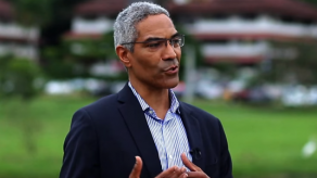 Julio Escobar: Docentes deberían ser formados como los médicos