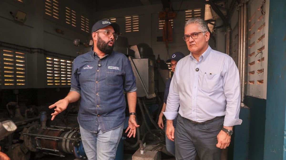 Antonio Tercero González (izq), designado director del Idaan.