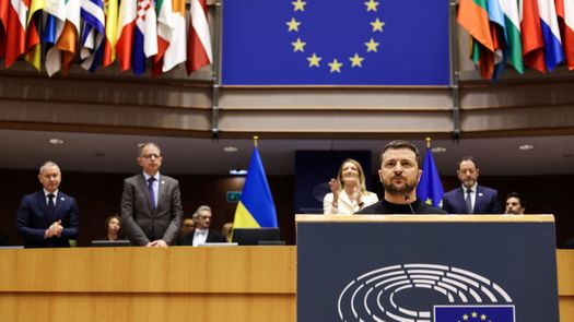 Ucrania también defiende a Europa, afirma Zelenski ante aliados en Bruselas