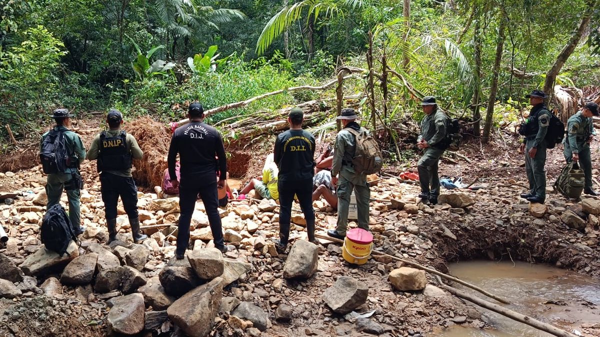 La acción contra la minería ilegal se dió durante un operativo de patrullaje preventivo realizado en el Corredor de Los Pobres, corregimiento de Pedregal, distrito de Panamá. La acción contra la minería ilegal se dió durante un operativo de patrullaje preventivo realizado en el Corredor de Los Pobres, corregimiento de Pedregal, distrito de Panamá.