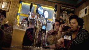 Récord de muertes ligadas al alcohol en Inglaterra durante los confinamientos