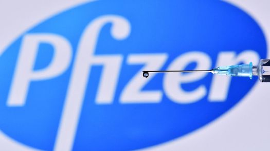 Pfizer aumenta sus previsiones de ventas de vacuna anticovid para 2022
