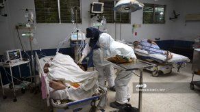 Médicos salvadoreños exigen equipos de protección ante coronavirus