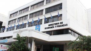 Mef activa supervisiones especiales a empresas relacionadas al grupo Waked