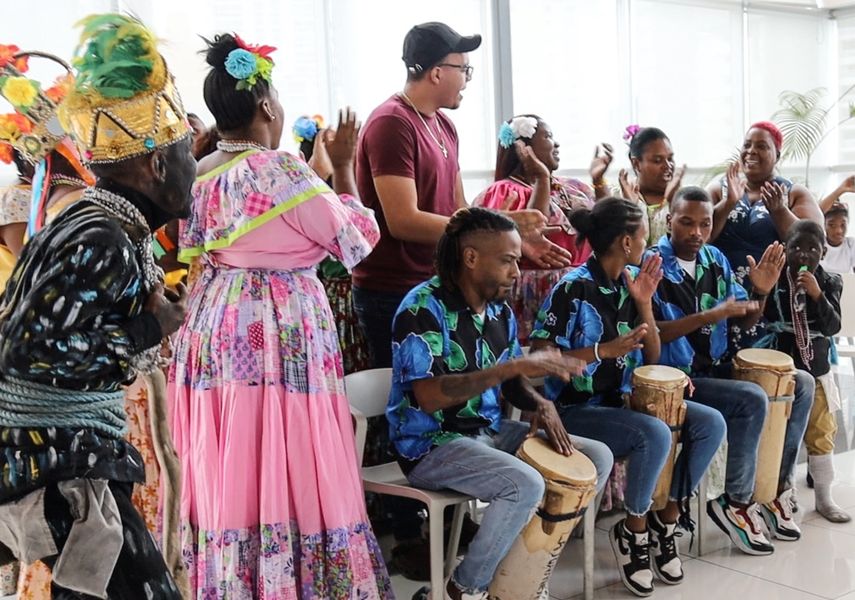 El distrito de Portobelo, en la provincia de Colón, albergará este 13 de abril el sexto Festival de la Pollera Congo que reunirá a 27 grupos folclóricos y artesanos. El distrito de Portobelo, en la provincia de Colón, albergará este 13 de abril el sexto Festival de la Pollera Congo que reunirá a 27 grupos folclóricos y artesanos.