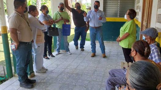 Los residentes de la comunidad de Baco en Barú pidieron a la directora regional del Minsa, Gladys Novoa, la rehabilitación del subcentro de salud.