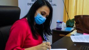 Convenio entre el Mides distribuidores de autos para ayuda por Covid-19