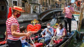 Turistas vuelven a Venecia tras cuatro meses de pandemia