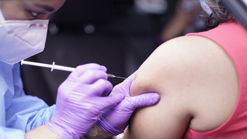 España autoriza tercera dosis anticovid a mayores de 70 años