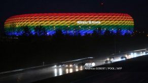 UEFA rechaza iluminación arcoíris de estadio de Múnich