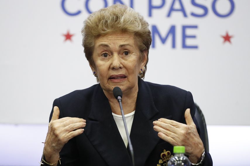 Mireya Moscoso, entre los expresidentes que enfrentan posible veto en Venezuela