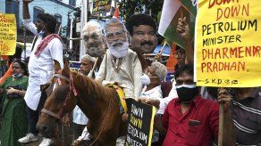 Reorganización del gobierno en India con la renuncia de 12 ministros