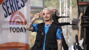 J Balvin pide disculpas a mujeres y comunidad negra por vídeo de polémica canción