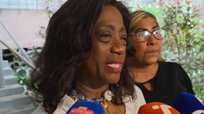 La titular del Meduca, Lucy Molinar, mostró su respaldo a la directora.