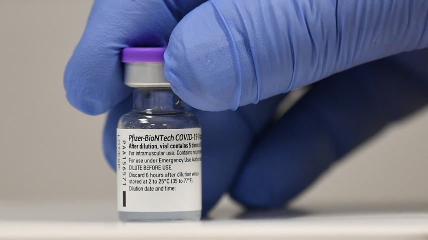 Alemania pide vacunación de menores de 30 años con Pfizer