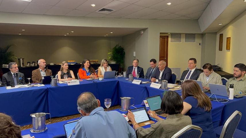 Panamá evalúa en Costa Rica avances de plan de conservación marina