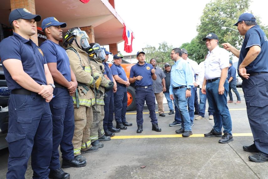 El titular del Ministerio de Gobierno estuvo en la estación Juan M. Araúz del Benemérito Cuerpo de Bomberos de Panamá