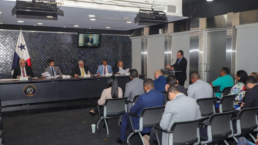 Los diputados aprobaron la creación de una subcomisión para analizar sanciones por el contrabando de alimentos. Los diputados aprobaron la creación de una subcomisión para analizar sanciones por el contrabando de alimentos.