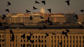 Tercer asesor del Pentágono es dado de baja por filtrar información a la prensa