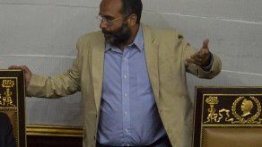 Oficialismo de Venezuela retira inmunidad a cuatro diputados opositores