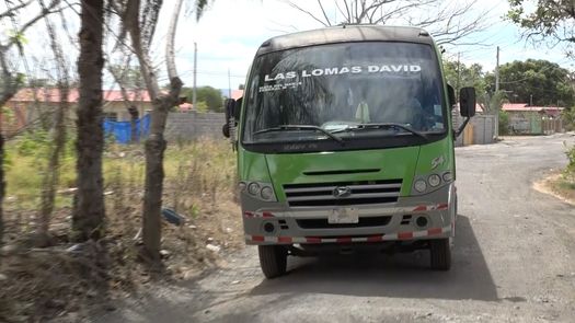 Los evidentes daños en vehículos de residentes de Las Lomas en el distrito de David, han hecho que soliciten con urgencia al MOP que aprovechen la temporada seca para arreglar las calles.