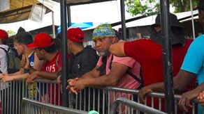 Médicos denuncian afectaciones de salud mental