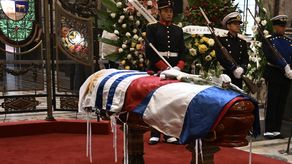 Lula y Boric se suman a miles de uruguayos en el último adiós a José Mujica