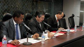 Regularán anuncios clasificados con contenido sexual en los periódicos