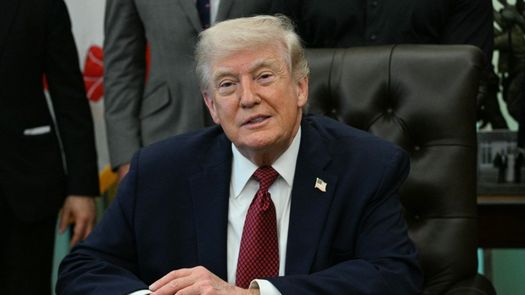 Trump extiende tregua con Irán y afirma que está colapsando financieramente Trump extiende tregua con Irán y afirma que está colapsando financieramente