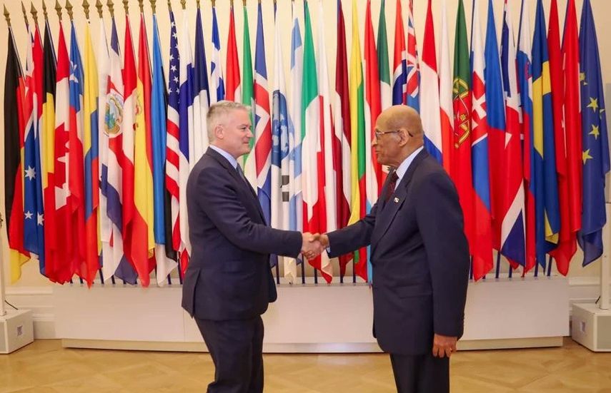 Ministro MEF se reúne con el Secretario General de la OCDE