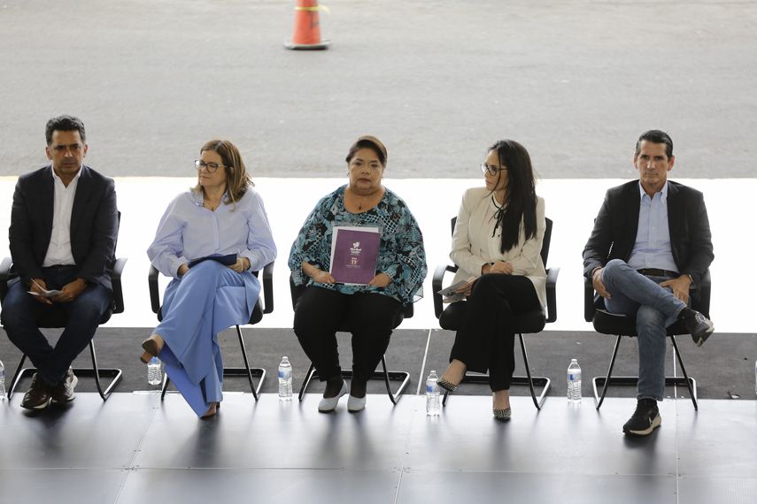 Candidatos presidenciales se comprometen a crear políticas de igualdad. Candidatos presidenciales se comprometen a crear políticas de igualdad.
