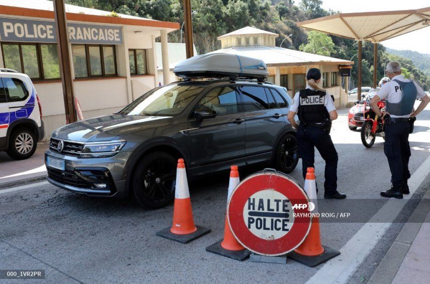 Turistas franceses viajan a Cataluña pese a advertencia por rebrote de coronavirus
