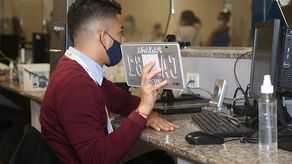 Municipio de Panamá hace nuevo llamado a retirar calcomanías y placas pendientes