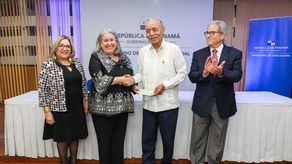 Sobrevivientes de gesta de enero de 1964 reciben primer pago de pensión vitalicia