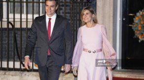 Esposa del presidente español dio positivo por Covid-19