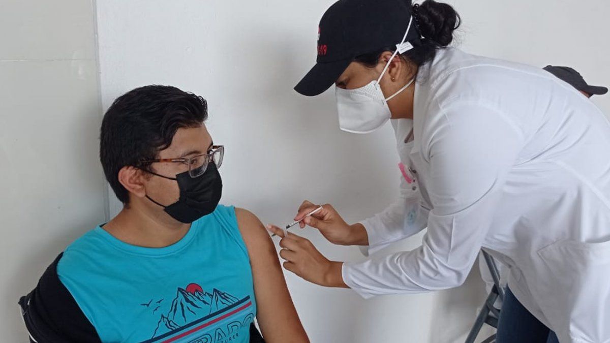 Dos de los tres principales centros comerciales en el distrito de David, provincia de Chiriquí.