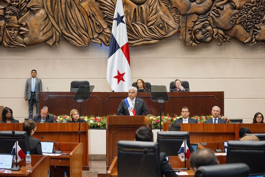 Órgano Ejecutivo recibe críticas y elogios por informe a la nación