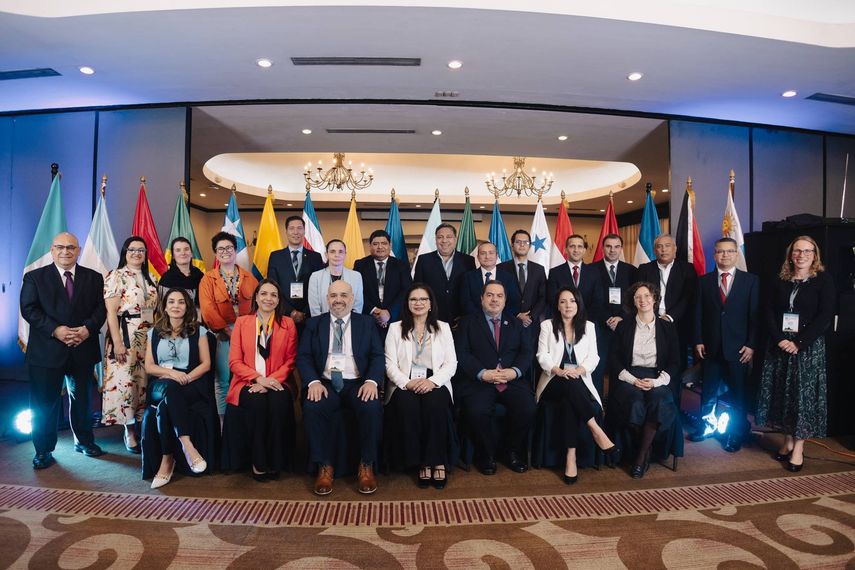 Panamá expone en Guatemala sus avances en inversión pública con enfoque climático