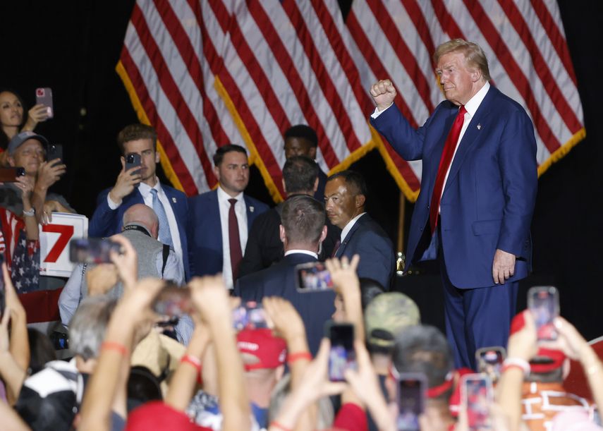 FBI confirma que está investigando un intento de asesinato contra Trump