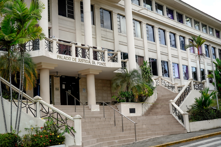 Los acusados en el caso Blue Apple crearon empresas para recibir dinero del cobro de comisiones a constructoras para agilizar trámites en 2011 y 2012. Los acusados en el caso Blue Apple crearon empresas para recibir dinero del cobro de comisiones a constructoras para agilizar trámites en 2011 y 2012.