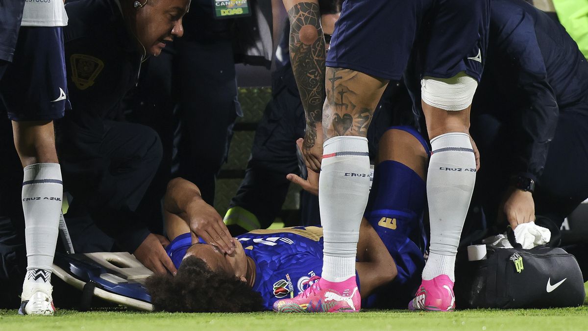 A menos de 24 horas de que el seleccionador de Panamá, Thomas Christiansen, revele la lista definitiva de 26 jugadores para el Mundial 2026, el país vive con incertidumbre la posible lesión de su estrella, Adalberto Carrasquilla, poco antes del inicio de la cita mundialista. A menos de 24 horas de que el seleccionador de Panamá, Thomas Christiansen, revele la lista definitiva de 26 jugadores para el Mundial 2026, el país vive con incertidumbre la posible lesión de su estrella, Adalberto Carrasquilla, poco antes del inicio de la cita mundialista.