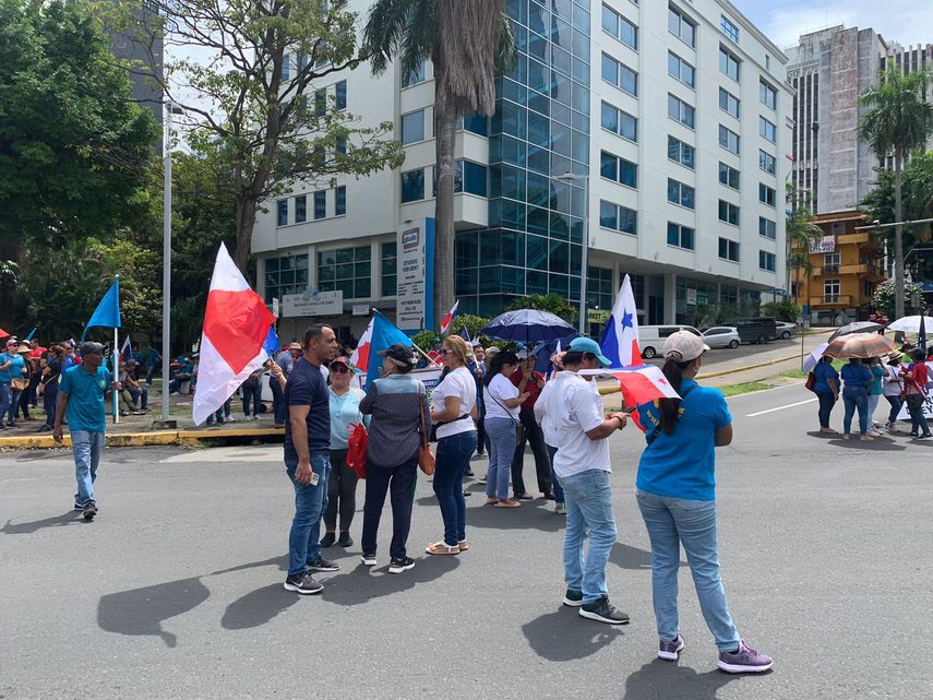 Meduca confirma retención de salarios a 17,495 docentes