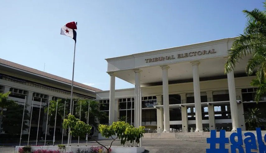 En cuanto a las actividades financiadas con fondos públicos, se refiere a aquellas directamente relacionadas con la inauguración de obras públicas en las que se prohíbe la colocación de placas personalizadas de las autoridades oficiales, señala el Tribunal Electoral.