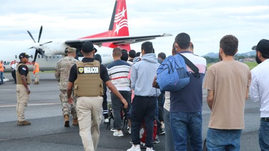 Panamá deportó a más de 430 migrantes el último mes, tras un último grupo de ecuatorianos