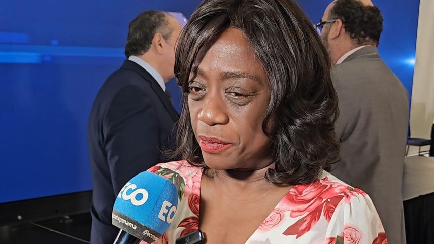 Ministra Lucy Molinar envía mensaje a padres y docentes: No se dejen manipular